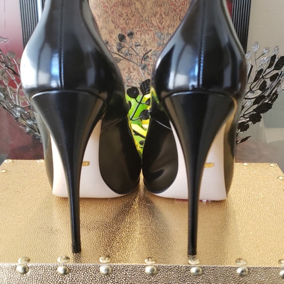 Gucci Heels - Picture 3 of 8